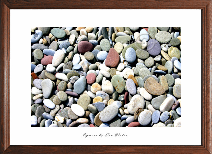 photo of pebbles at hardies bay ogmore by sea wales uk